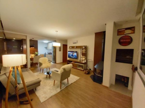 Gramado - Apartamento Aconchegante com Lareira e Churrasqueira